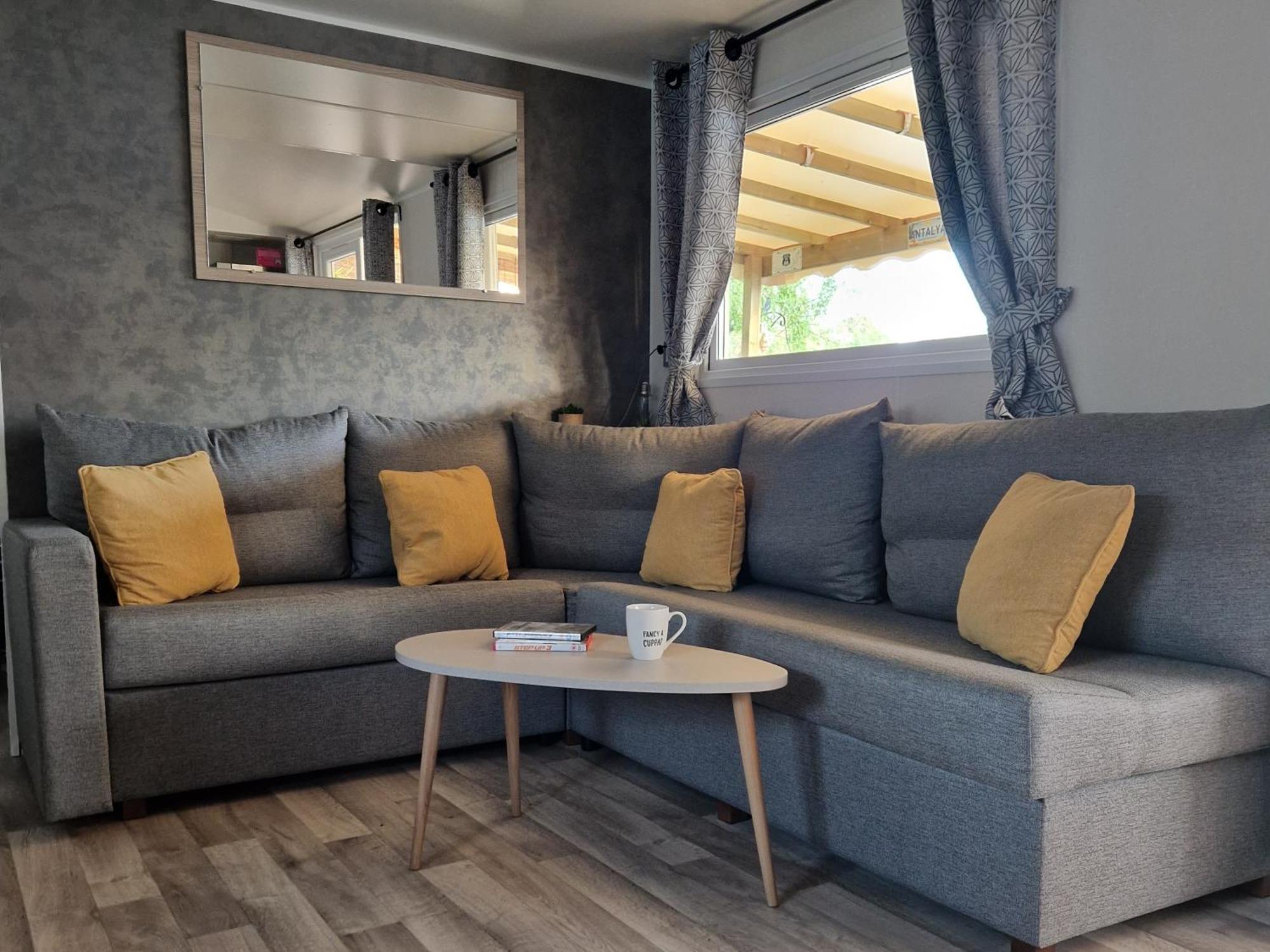 Camping La Carabasse Vias-Plage-T4 Climatise,Tout Confort, Emplacement Calme ! Room photo